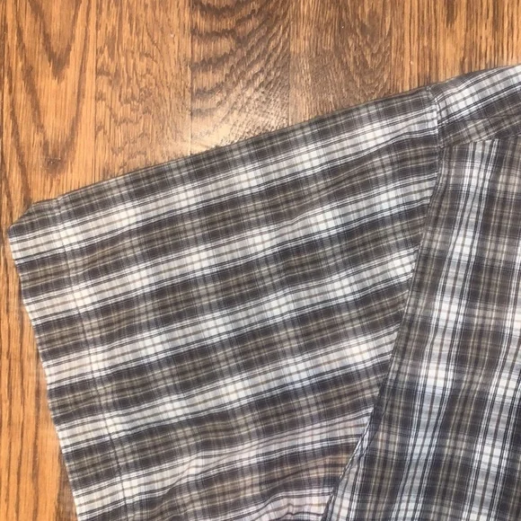 The North Face button down shirt - Picture 3 of 10